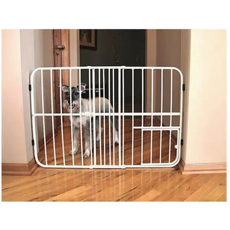 Fynd - Pet Gate Tuffy Expandable With Small Pet Door White 66-107 x 61 cm – Carlson