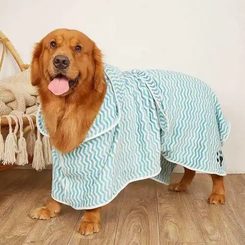 Accappatoio per Cani in Microfibra a Righe con Ricamo Zampetta – Assorbente e Stiloso | Favorit