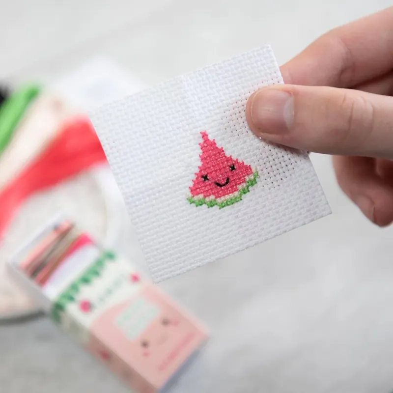Beställ online - Kawaii Watermelon Mini Cross Stitch Kit