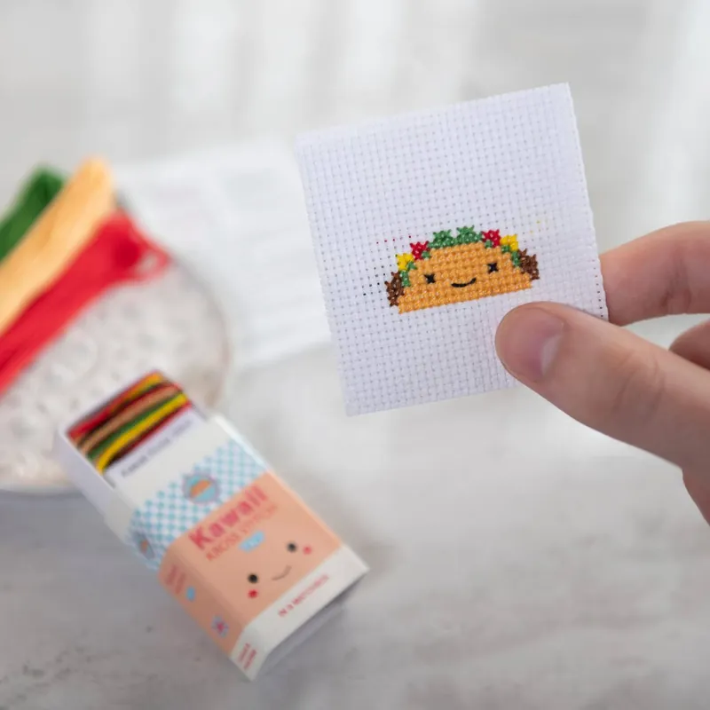 Kawaii Taco Mini Cross Stitch Kit - Prissänkt