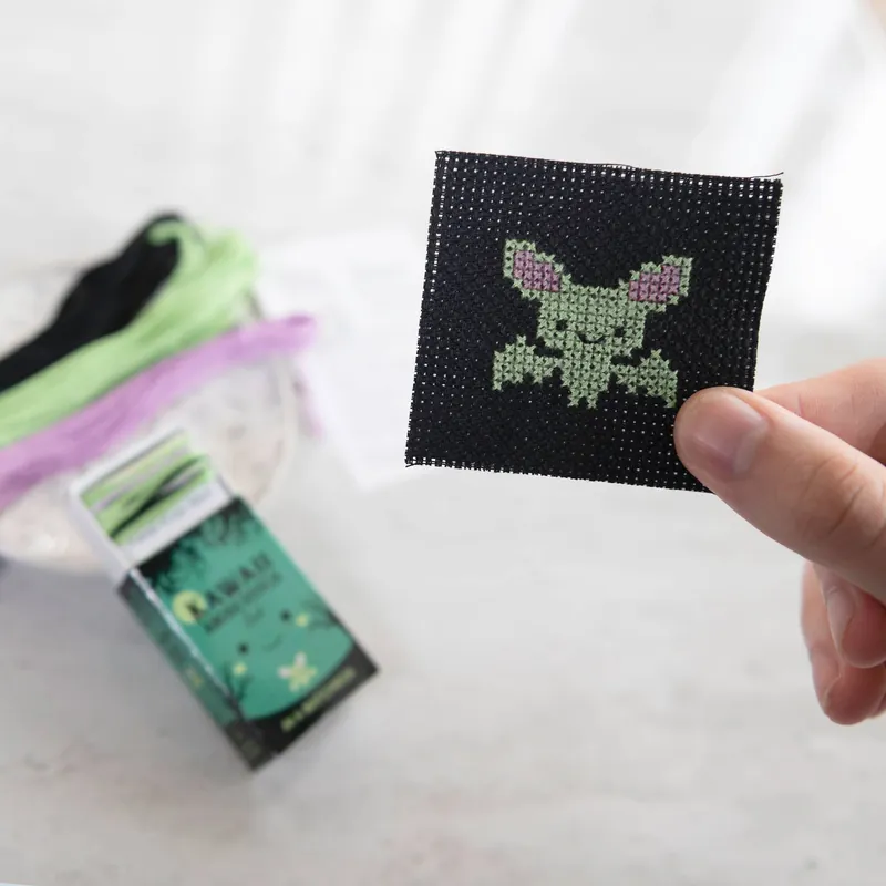 Kawaii Halloween Bat Mini Cross Stitch Kit - Fynd
