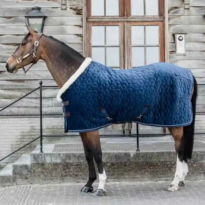 Klar att skickas | Tävlingstäcke Velvet Marinblå